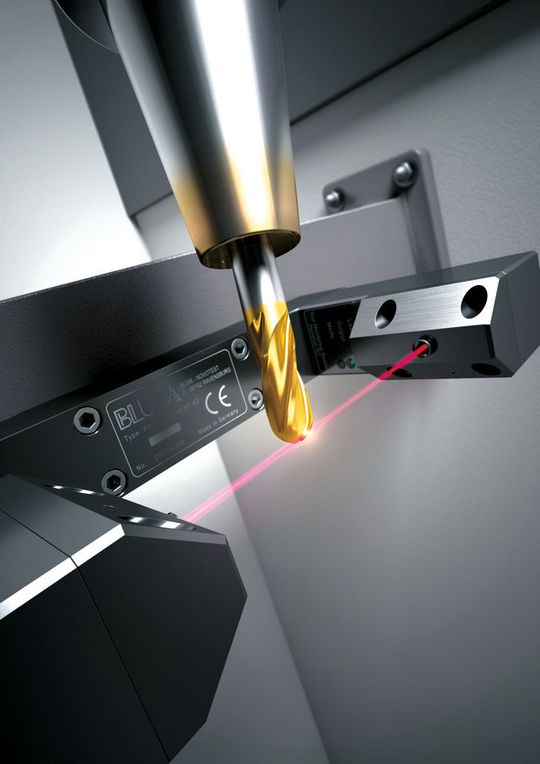 Lasercontrol NT von Blum ermöglicht die vollständige Vermessung eines Kugelfräsers unter bis zu 50 verschiedenen Winkeln. (Bild: Blum-Novotest) Lasercontrol NT von Blum ermöglicht die vollständige Vermessung eines Kugelfräsers unter bis zu 50 verschiedenen Winkeln. (Bild: Blum-Novotest)