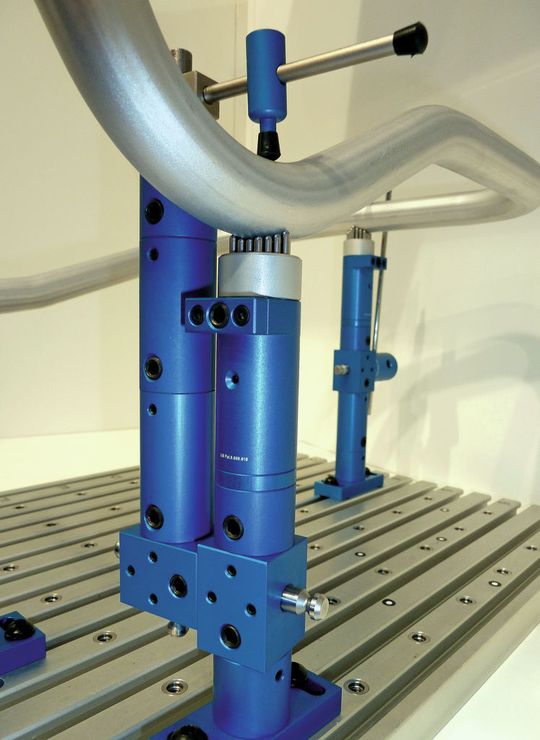 Bei Matrix X-Support SXS handelt es sich um ein einfaches und schnell zu handhabendes Formspannsystem, das praktisch für Rohre mit unterschiedlichen Geometrien eingesetzt werden kann. (Bild: Kuhn) Bei Matrix X-Support SXS handelt es sich um ein einfaches und schnell zu handhabendes Formspannsystem, das praktisch für Rohre mit unterschiedlichen Geometrien eingesetzt werden kann. (Bild: Kuhn)