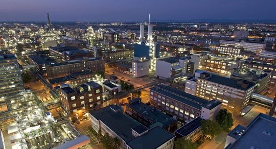 Mit den Elekrolyte-Aktivitäten von Merck kauft BASF nach der Ovonic Battery Company und den Anteilen an Sion Power wieder für den Unternehmensbereich Battery Materials ein. (Bild: BASF) Mit den Elekrolyte-Aktivitäten von Merck kauft BASF nach der Ovonic Battery Company und den Anteilen an Sion Power wieder für den Unternehmensbereich Battery Materials ein. (Bild: BASF)