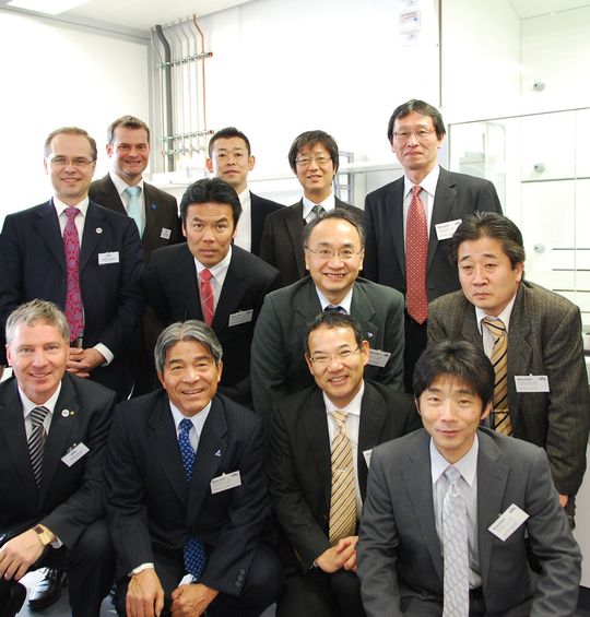 Delegation der Dalton Corporation aus Japan zu Gast bei Waldner Laboreinrichtungen in Wangen. (Bild: Waldner) Delegation der Dalton Corporation aus Japan zu Gast bei Waldner Laboreinrichtungen in Wangen. (Bild: Waldner)