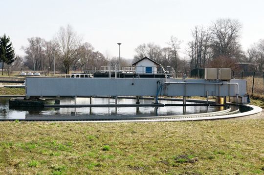 Ein Profibus-Funksystem sorgt in der ZKA Schrobenhausen für weniger Wartungsaufwand bei höherer Verfügbarkeit (Bilder: Systeme Helmholz) Ein Profibus-Funksystem sorgt in der ZKA Schrobenhausen für weniger Wartungsaufwand bei höherer Verfügbarkeit (Bilder: Systeme Helmholz)