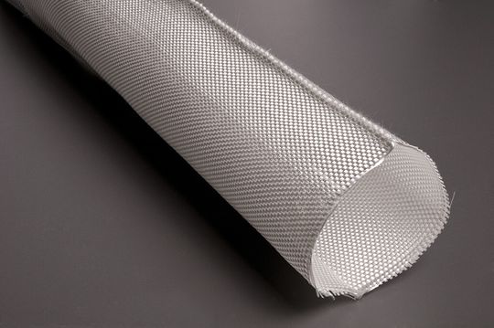 Bei einem Schlauchgewebe wird die Dehnbarkeit durch ein elastisches Schussgarn hergestellt. (Bild: Gerster) Bei einem Schlauchgewebe wird die Dehnbarkeit durch ein elastisches Schussgarn hergestellt. (Bild: Gerster)
