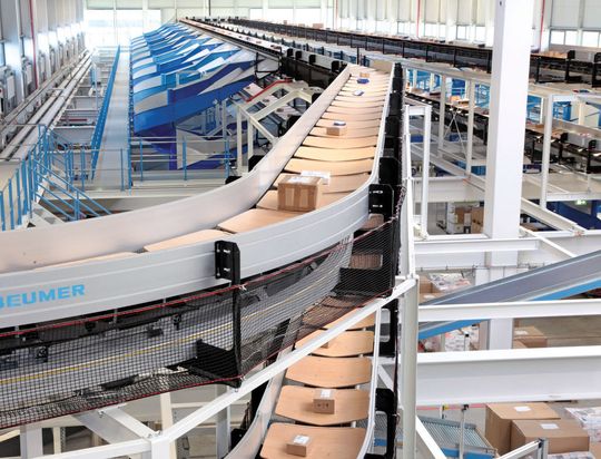 Insgesamt werden im neuen Hub über 40 Millionen Sendungen im Jahr verarbeitet – das ergibt 20000 in der Stunde. (Bild: Beumer) Insgesamt werden im neuen Hub über 40 Millionen Sendungen im Jahr verarbeitet – das ergibt 20000 in der Stunde. (Bild: Beumer)