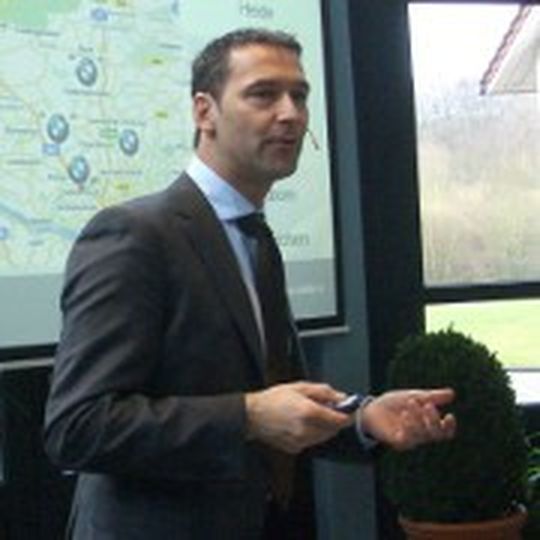 Christian Rönsch von May & Olde war einer der potenziellen Arbeitgeber, der den BFC-Studenten sein Unternehmen vorstellte. (Foto: BFC) Christian Rönsch von May & Olde war einer der potenziellen Arbeitgeber, der den BFC-Studenten sein Unternehmen vorstellte. (Foto: BFC)