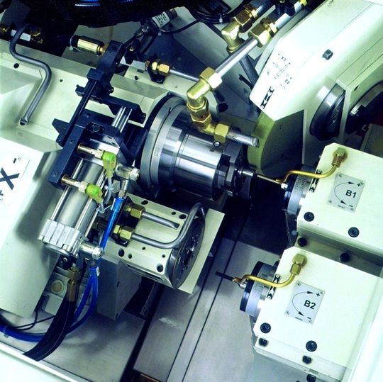 Effiziente Prozessüberwachung steigert die Produktivität und Qualität der Hartfeinbearbeitung ebenso wie die Verfahrenskombination Drehen/Schleifen. Bild: Studer Effiziente Prozessüberwachung steigert die Produktivität und Qualität der Hartfeinbearbeitung ebenso wie die Verfahrenskombination Drehen/Schleifen. Bild: Studer