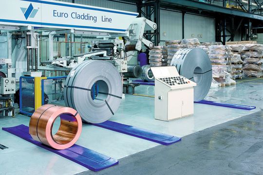 Schnittfeste Ablagematten aus Thelan schützen empfindliche Coils. (Bild: Polytec Thelen) Schnittfeste Ablagematten aus Thelan schützen empfindliche Coils. (Bild: Polytec Thelen)