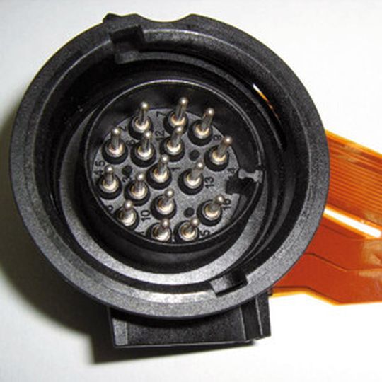 Wann ist dicht dicht: Beispiel für einen abgedichteten Steckverbinder aus dem Automotive-Bereich