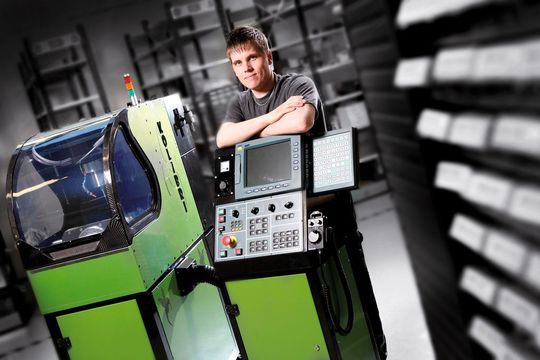 Die kompakte CNC-Maschine vom Typ Kolibri eignet sich für die wirtschaftliche Kleinteilefertigung. (Wegera Oy) Die kompakte CNC-Maschine vom Typ Kolibri eignet sich für die wirtschaftliche Kleinteilefertigung. (Wegera Oy)