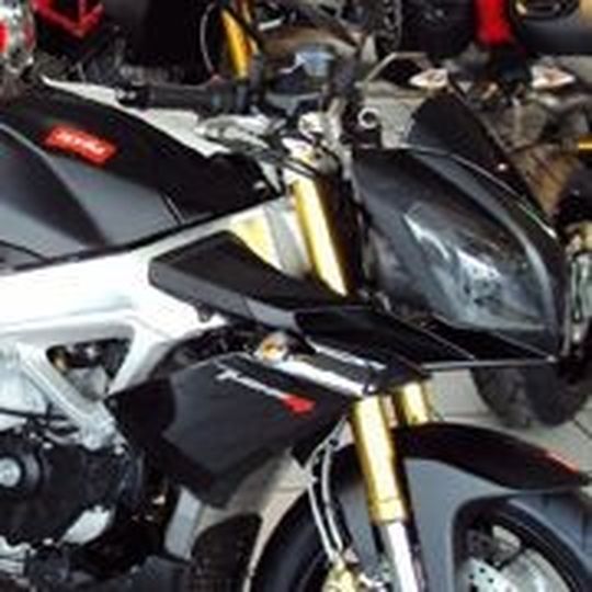 Rechtzeitig zum Saisonstart stehen die Aprilia Modelle zur Probefahrt bereit. (Foto: R. S. Hartwig) Rechtzeitig zum Saisonstart stehen die Aprilia Modelle zur Probefahrt bereit. (Foto: R. S. Hartwig)