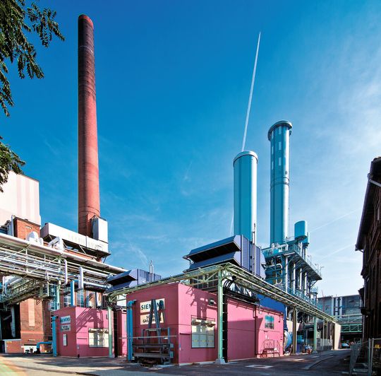 Mit der Inbetriebnahme der neuen Gasturbinenanlage ist der Industriepark Höchst weitgehend unabhängig von externen Stromlieferungen. (Bild: Infraserv) Mit der Inbetriebnahme der neuen Gasturbinenanlage ist der Industriepark Höchst weitgehend unabhängig von externen Stromlieferungen. (Bild: Infraserv)