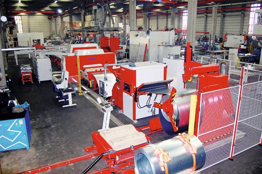 Mit der neuen Blechbearbeitungslinie steigt die Automatisierung bei Faist in Krumbach. (Bild: Faist) Mit der neuen Blechbearbeitungslinie steigt die Automatisierung bei Faist in Krumbach. (Bild: Faist)
