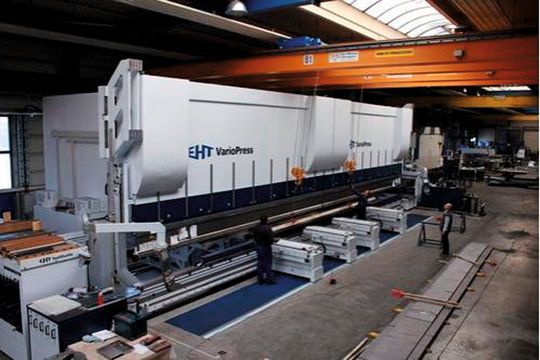 Mit der neuen Abkantmaschine will die Rime GmbH stärker in die Bearbeitung von Großteilen einsteigen. (Bild: Rime) Mit der neuen Abkantmaschine will die Rime GmbH stärker in die Bearbeitung von Großteilen einsteigen. (Bild: Rime)
