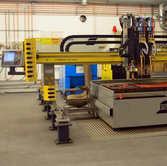 Kompakte Portal-Schneidmaschine aus dem Hause ESAB. Bei seinen Maschinen hat das Unternehmen schon immer großen Wert auf Personen- und Sachschutz gelegt und sieht sich in der Branche als Vorreiter der Integrierten Safety Technologie. (Bild: ESAB) Kompakte Portal-Schneidmaschine aus dem Hause ESAB. Bei seinen Maschinen hat das Unternehmen schon immer großen Wert auf Personen- und Sachschutz gelegt und sieht sich in der Branche als Vorreiter der Integrierten Safety Technologie. (Bild: ESAB)