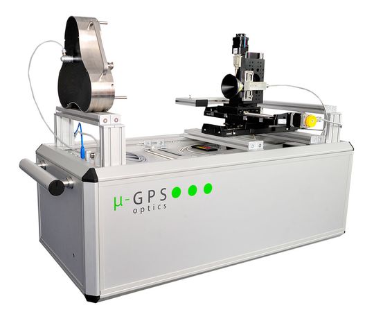 GPS-Messsystem: Grundgerät mit einem kompakten Messaufbau aus Kugeldreieck und frei positionierbarem Sensor. Der Aufbau dient der Simulation der Positionierung des zu messenden Werkzeugmaschinenteiles einer Werkzeugmaschinenspindel. (Foto: µ-GPS Optics)
