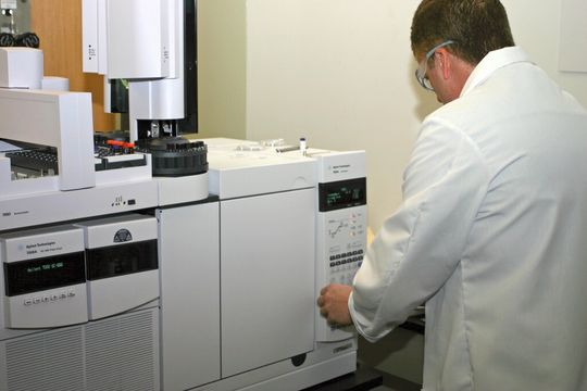 Abb. 3: Das verwendete GC/MS-Triple-Quad (GC/QQQ)-Analyser-System enthält eine über 1000 Substanzen umfassende MRM-Datenbank für Pestizide und Umweltschadstoffe. (Bild: Agilent Technologies) Abb. 3: Das verwendete GC/MS-Triple-Quad (GC/QQQ)-Analyser-System enthält eine über 1000 Substanzen umfassende MRM-Datenbank für Pestizide und Umweltschadstoffe. (Bild: Agilent Technologies)