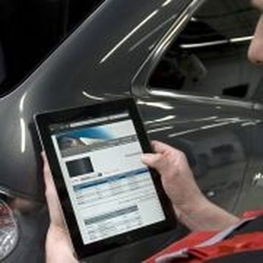 Spies Hecker stellt alle relevanten Informationen für die Reparaturlackierung online. (Spies Hecker)