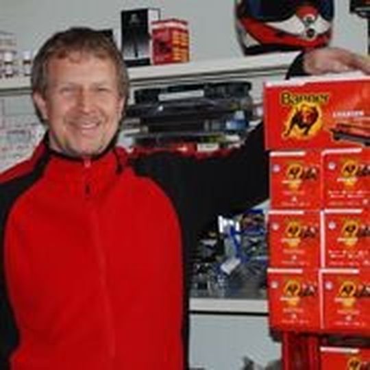 Qualität, Qualität, Qualität: Wie ein roter Faden zieht sich das hohe Leistungsversprechen von Motorrad Scherieble durch alle Bereiche des Hauses. Daher gibt es für Inhaber Scherieble im Batteriebereich auch keine Alternative zu Banner-Batterien. Qualität, Qualität, Qualität: Wie ein roter Faden zieht sich das hohe Leistungsversprechen von Motorrad Scherieble durch alle Bereiche des Hauses. Daher gibt es für Inhaber Scherieble im Batteriebereich auch keine Alternative zu Banner-Batterien.