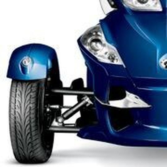 Die Can-Am Roadster werden bald wieder freigelassen. Probefahren beim Handel ist jetzt für alle Skeptiker der coolen Gefährte auf drei Rädern angesagt. (Foto: BRP Germany) Die Can-Am Roadster werden bald wieder freigelassen. Probefahren beim Handel ist jetzt für alle Skeptiker der coolen Gefährte auf drei Rädern angesagt. (Foto: BRP Germany)