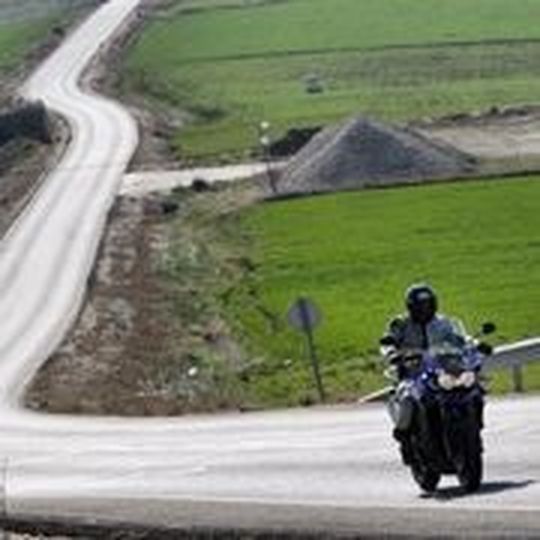 Wieder in der Spur: der deutsche Bikemarkt kommt im März in Schwung. Die Zahl der Testfahrten zum Beispiel mit der neuen Triumph Tiger Explorer lassen weiter auf gute Verkäufe hoffen. Wieder in der Spur: der deutsche Bikemarkt kommt im März in Schwung. Die Zahl der Testfahrten zum Beispiel mit der neuen Triumph Tiger Explorer lassen weiter auf gute Verkäufe hoffen.