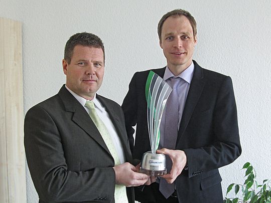 Felix Maier, Geschäftsführer Fahrzeugindustrie (rechts), und Markus Richter (Vertrieb) von Atlas Copco Tools Central Europe. (Bild: Atlas Copco Tools)