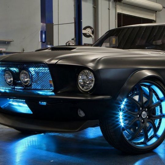Wenn IT und Fahrzeugkult aufeinandertreffen: Der „Micro-Stang“. Wenn IT und Fahrzeugkult aufeinandertreffen: Der „Micro-Stang“.