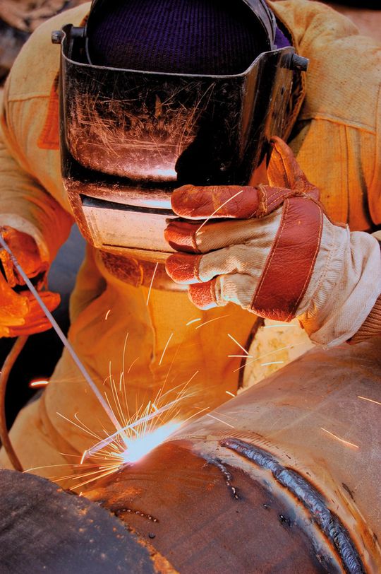 Trotz neuer, industriell einsetzbarer Schweißtechnologien kommen in der Prozessindustrie meist klassische Verfahren zum Eiinsatz. (Bild: T. A. Cook & Partner Consultants) Trotz neuer, industriell einsetzbarer Schweißtechnologien kommen in der Prozessindustrie meist klassische Verfahren zum Eiinsatz. (Bild: T. A. Cook & Partner Consultants)