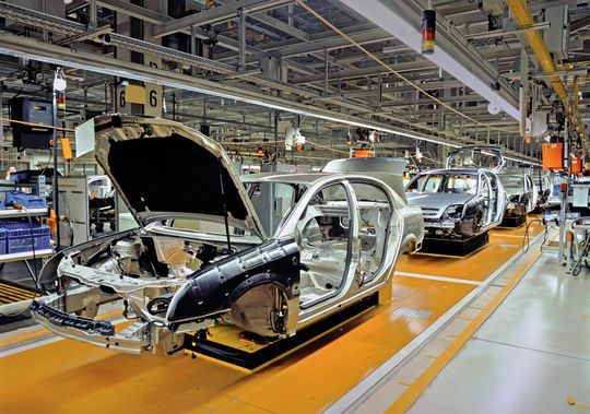 Ein Blick in die Automobilproduktion in China: Auch in dortigen Fabriken nutzt man SmartWire-DT zum Steuern von Transportsystemen im Karosseriebau. (Bilder: Eaton) Ein Blick in die Automobilproduktion in China: Auch in dortigen Fabriken nutzt man SmartWire-DT zum Steuern von Transportsystemen im Karosseriebau. (Bilder: Eaton)