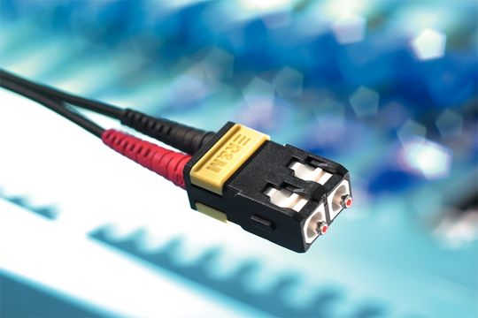 SC-RJ POF – mit Plastik schnell und kostengünstig zu Industrial Ethernet. Als SmallFormFactor-Stecker (d.h.mit zwei Fasern im RJ45-Format) ist SC-RJ die kleinste SC-Duplex-Steckverbindung auf dem Markt. SC-RJ POF – mit Plastik schnell und kostengünstig zu Industrial Ethernet. Als SmallFormFactor-Stecker (d.h.mit zwei Fasern im RJ45-Format) ist SC-RJ die kleinste SC-Duplex-Steckverbindung auf dem Markt.