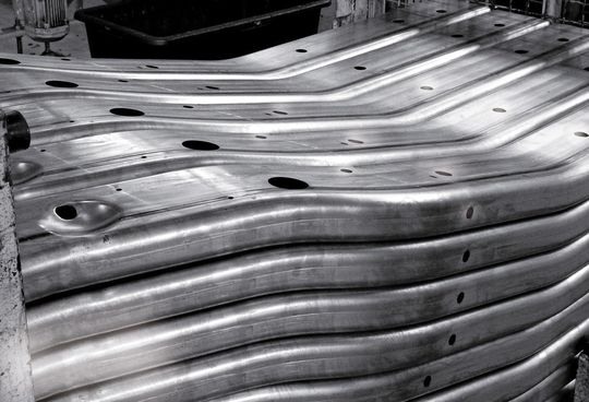Innovationen für die Automobilindustrie – dafür und speziell für IHU-Produkte steht der Name Finow Automotive. Innovationen für die Automobilindustrie – dafür und speziell für IHU-Produkte steht der Name Finow Automotive.