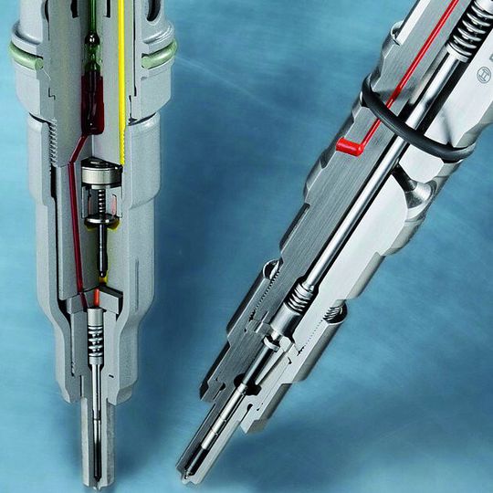 Das Innenleben der Einspritzdüsen wirkt grazil, verkraftet aber Drücke von bis zu 2.400 bar. Möglich ist das mittels metallurgischer Verfahren, wie dem Bainitisieren.