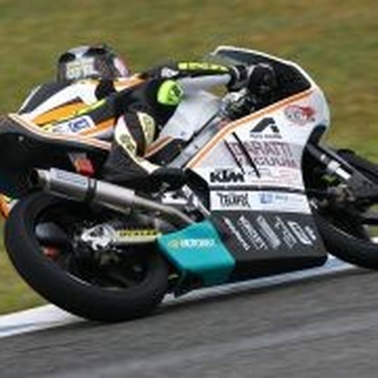 NGK unterstützt den Yamaha R6-Dunlop-Cup und den ADAC Junior-Cup. NGK unterstützt den Yamaha R6-Dunlop-Cup und den ADAC Junior-Cup.