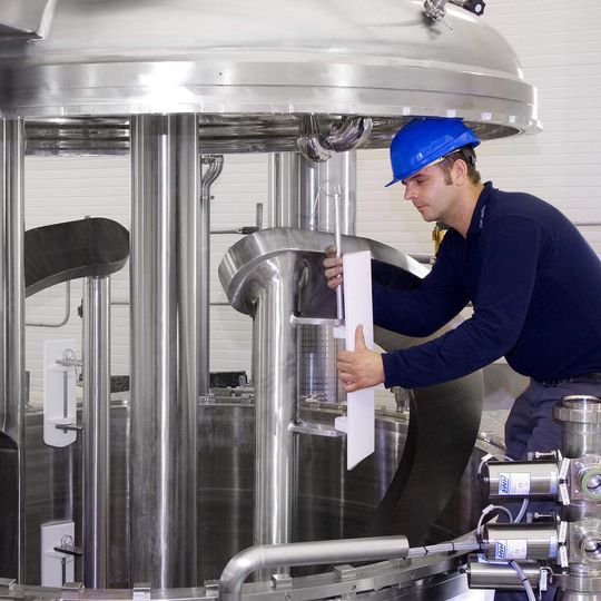Ekato's new SRC 10.000 combines proven stirrer and homogenizer technology for life science batch productions of up to 12 tons. Ekato's new SRC 10.000 combines proven stirrer and homogenizer technology for life science batch productions of up to 12 tons.