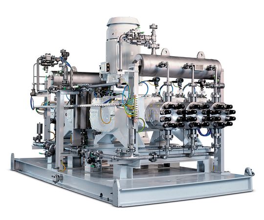 Bild 1: Monoblockpumpe Lewa Triplex G3G; der M800-Pumpenkopf ist mit einer PTFE-Membran für Drücke bis 1000 bar ausgestattet. Bild 1: Monoblockpumpe Lewa Triplex G3G; der M800-Pumpenkopf ist mit einer PTFE-Membran für Drücke bis 1000 bar ausgestattet.