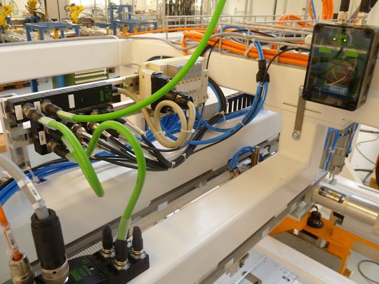 Le Cube67 est un système d'automatisation adapté aux machines d'emballage. Le Cube67 est un système d'automatisation adapté aux machines d'emballage.