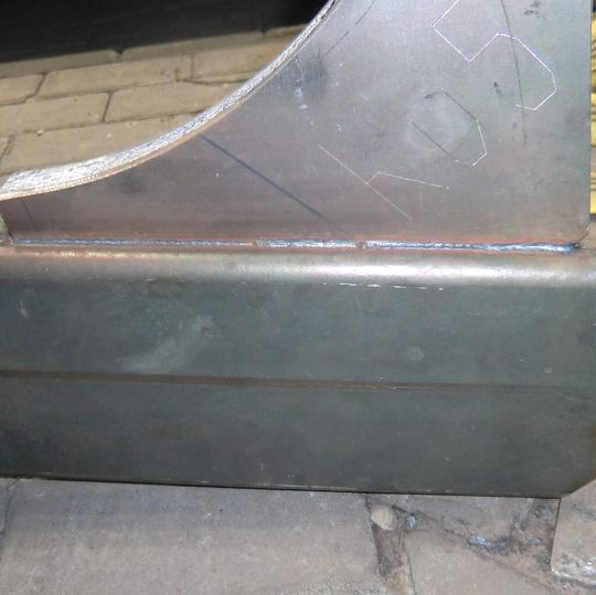 Das LZH hat mit Projektpartnern einen Demonstrator für Schiffsgetriebefundamente aus Stahl-Aluminiumschaum-Sandwiches mittels Laserstrahlschweißen gefügt. Das LZH hat mit Projektpartnern einen Demonstrator für Schiffsgetriebefundamente aus Stahl-Aluminiumschaum-Sandwiches mittels Laserstrahlschweißen gefügt.