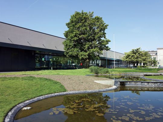 Die Anmeldefrist ist noch nicht abgelaufen und dennoch werden zur Erstausgabe der Lausannetec, der neuen interdisziplinären Fachmesse für die Zulieferindustrie, vom 22. bis zum 25. Mai 2012 in den neuen Hallen Süd des Messezentrums Beaulieu bereits etwa 140 Aussteller und mehrere Tausend Besucher erwartet. Die Anmeldefrist ist noch nicht abgelaufen und dennoch werden zur Erstausgabe der Lausannetec, der neuen interdisziplinären Fachmesse für die Zulieferindustrie, vom 22. bis zum 25. Mai 2012 in den neuen Hallen Süd des Messezentrums Beaulieu bereits etwa 140 Aussteller und mehrere Tausend Besucher erwartet.