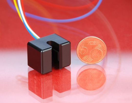 Klein, aber leistungsstark: der neue kompakte Luftblasen-Detektor Sonocheck ABD07 im Miniaturformat.