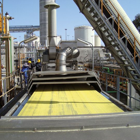 Stolze zwei Meter in der Breite misst ein typischen Kühlband für Schwefel. Stolze zwei Meter in der Breite misst ein typischen Kühlband für Schwefel.