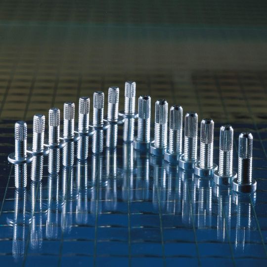 Der TriPress ist ein polygonförmiges Schnellbindersystem, das in Kunststoffe und Leichtmetalle eingepresst werden kann.