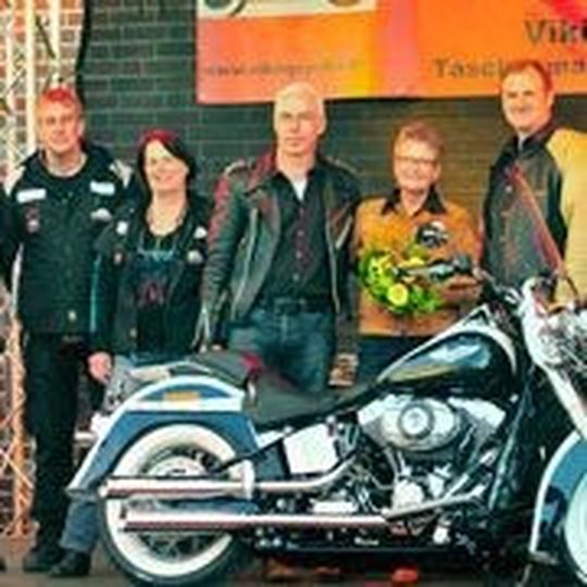 Der Lübecker Harley-Händler feierte seinen 10. Geburtstag. Der Lübecker Harley-Händler feierte seinen 10. Geburtstag.