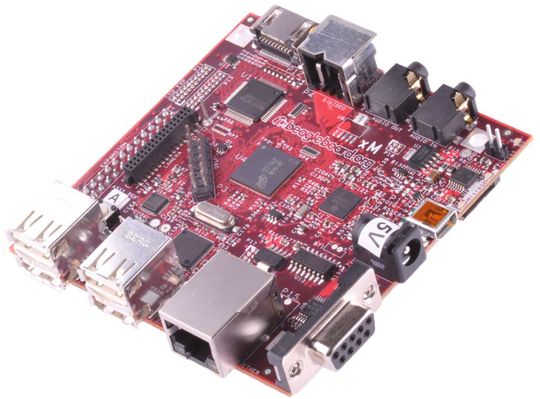 BeagleBundle-Board: Unter der Führung von Arrow kreierten Unternehmen das BeagleBundle, dem eine Windows-Embedded-Compact-7-Lizenz beiliegt