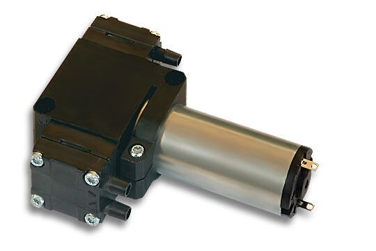 Das Dual-Modell der Miniaturpumpe SP 100 EC von Schwarzer Precision Das Dual-Modell der Miniaturpumpe SP 100 EC von Schwarzer Precision