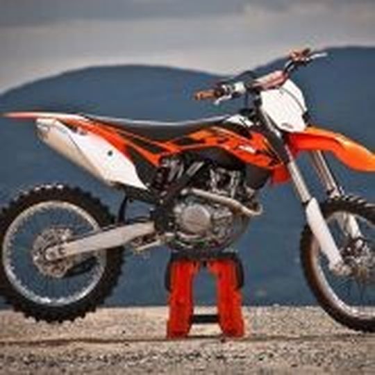 Die brandneue 450 SX-F. Die brandneue 450 SX-F.