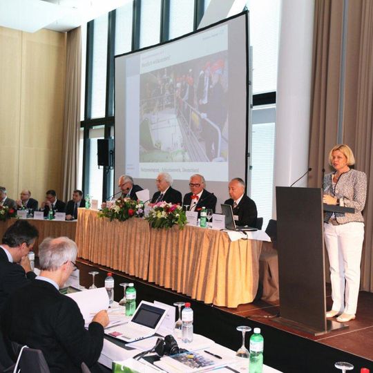 Monique Juillerat, Corporate Director Public Relations von Endress+Hauser bei der Präsentation der Jahresbilanz 2011. Monique Juillerat, Corporate Director Public Relations von Endress+Hauser bei der Präsentation der Jahresbilanz 2011.