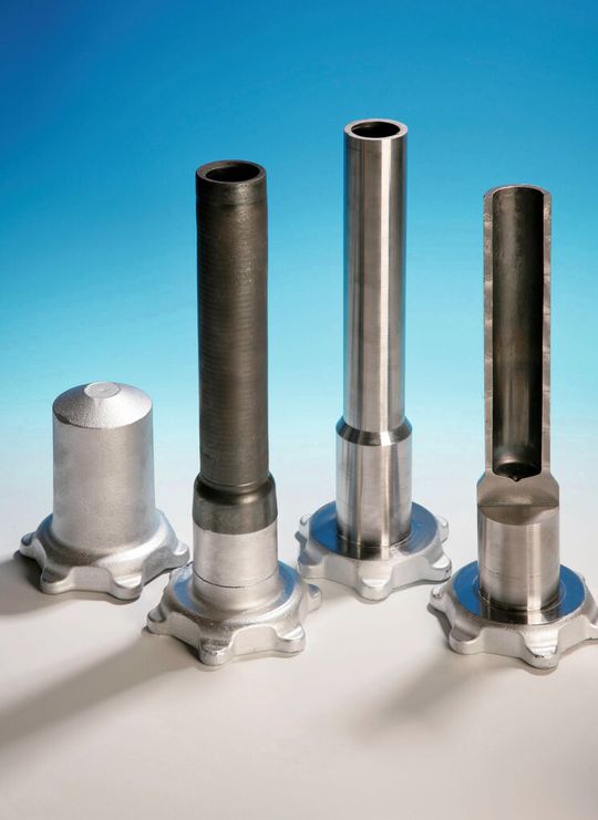 Produkte, die mit dem Verfahren Bohrungsdrücken entstanden sind. Mit dieser Umformtechnik können aus teuren Massivwerkstoffen Hohlwellen erzeugt werden. Produkte, die mit dem Verfahren Bohrungsdrücken entstanden sind. Mit dieser Umformtechnik können aus teuren Massivwerkstoffen Hohlwellen erzeugt werden.