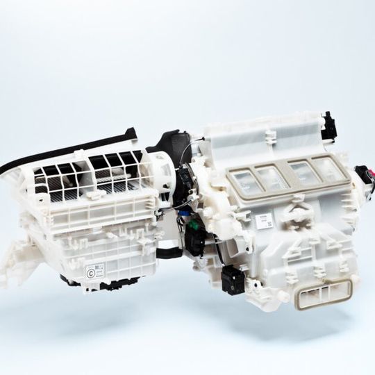 HVAC-Einheit für das neue A/C System von Denso. HVAC-Einheit für das neue A/C System von Denso.