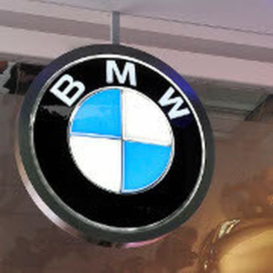 BMW probt am Standort Paris ein neues Vertriebskonzept. BMW probt am Standort Paris ein neues Vertriebskonzept.