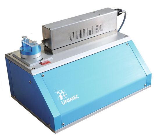 Le Chronotest, un développement propre à UNIMEC, permet de tester les boutons poussoirs d’un chronographe ainsi que sa couronne. Ceci se traduit par une mesure de force à la compression et à la détente afin de garantir l’excellent fonctionnement des organes internes de la montre. Le Chronotest, un développement propre à UNIMEC, permet de tester les boutons poussoirs d’un chronographe ainsi que sa couronne. Ceci se traduit par une mesure de force à la compression et à la détente afin de garantir l’excellent fonctionnement des organes internes de la montre.
