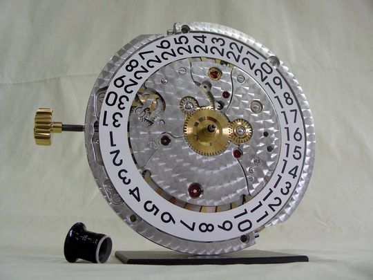 Maquette de calibre, échelle 10x. Maquette de calibre, échelle 10x.