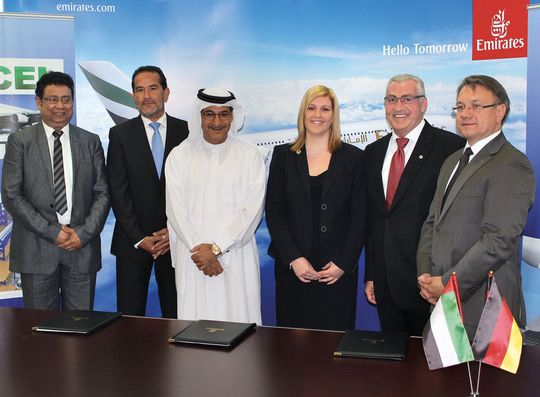 Vertragsunterzeichnung (v.l.): Khizar Edroos (Chairman Excel Industries), Jörg Herrera (Deputy Consul General des Deutschen Generalkonsulats in Dubai), Adel Al Redha (Executive Vice President Engineering & Operations bei Emirates), Silvia Munk (stellv. Leiterin Logistik und Organisation der Günzburger Steigtechnik), Ferdinand Munk (Geschäftsführer der Günzburger Steigtechnik) und Dr. Georg Nüsslein (Bundestagsabgeordneter und Vertreter des Wirtschaftsausschusses des Deutschen Bundestages). Vertragsunterzeichnung (v.l.): Khizar Edroos (Chairman Excel Industries), Jörg Herrera (Deputy Consul General des Deutschen Generalkonsulats in Dubai), Adel Al Redha (Executive Vice President Engineering & Operations bei Emirates), Silvia Munk (stellv. Leiterin Logistik und Organisation der Günzburger Steigtechnik), Ferdinand Munk (Geschäftsführer der Günzburger Steigtechnik) und Dr. Georg Nüsslein (Bundestagsabgeordneter und Vertreter des Wirtschaftsausschusses des Deutschen Bundestages).